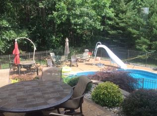 8199 Trail Rdg, Dexter, MI 48130