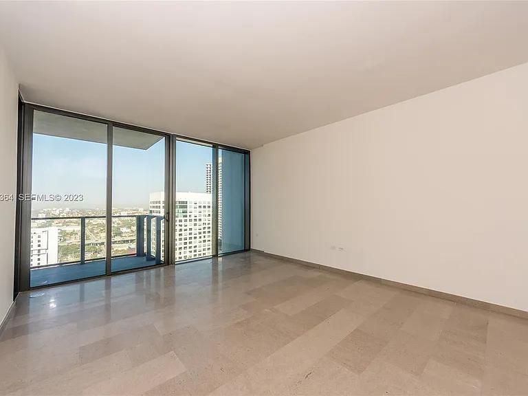 88 SW 7th St #1300 — Photo 12