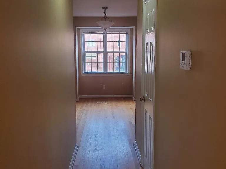 1210 N Vernon St — Photo 10