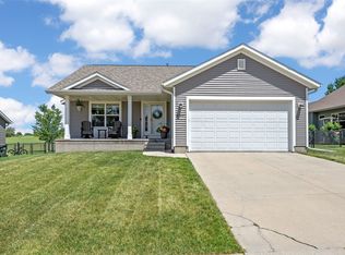 5502 Ruhd St SW, Cedar Rapids, IA 52404