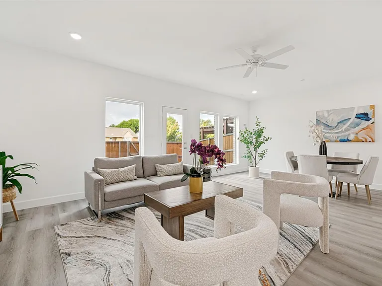 5609 Woodlands Dr — Photo 6