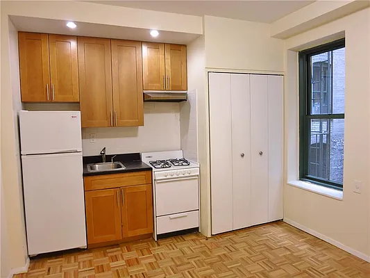 Rented by City & Suburban | media 17