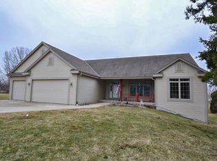 3927 E Obrien Rd, Oak Creek, WI 53154