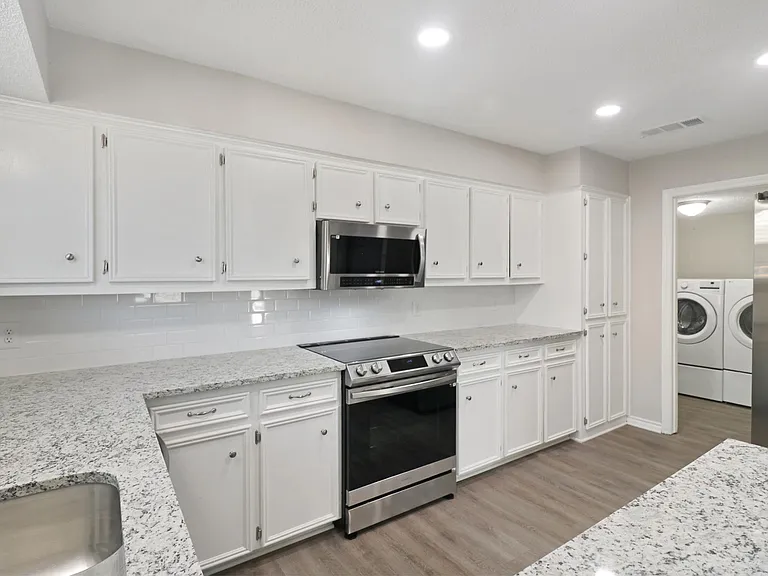 2179 Southern Pl #A — Photo 7
