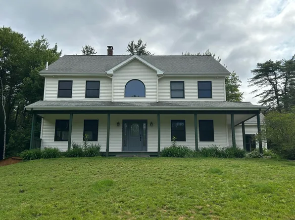 9 Libby Lane, Raymond, ME 04071