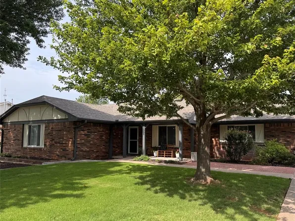 1005 Kathys Pl, Elk City, OK 73644