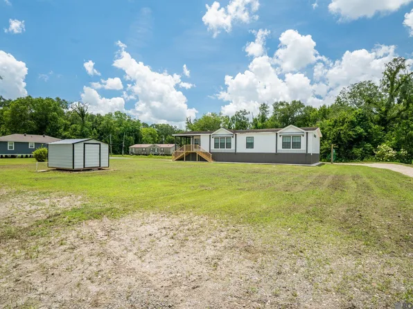 12162 Elmo Lambert Rd, Saint Amant, LA 70774