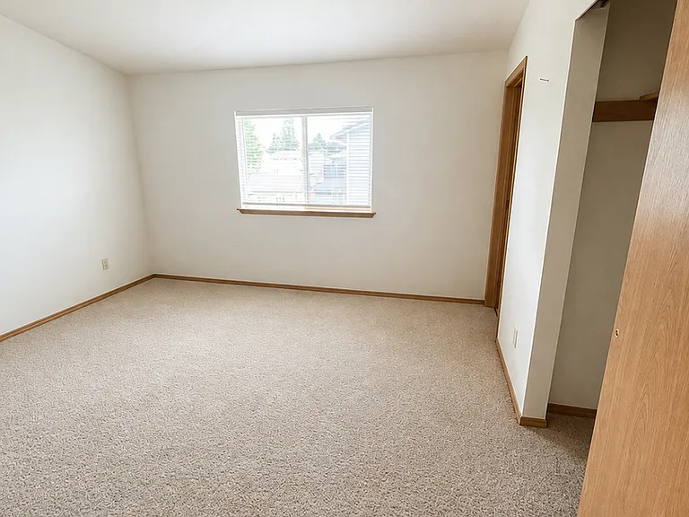 10628 57th Dr NE — Photo 7
