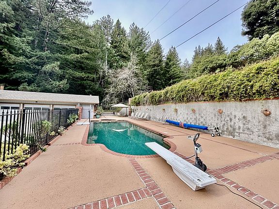 3rd image of 350 Aurora Rd