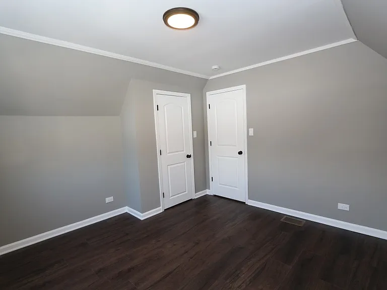 8719 S Honore St — Photo 21