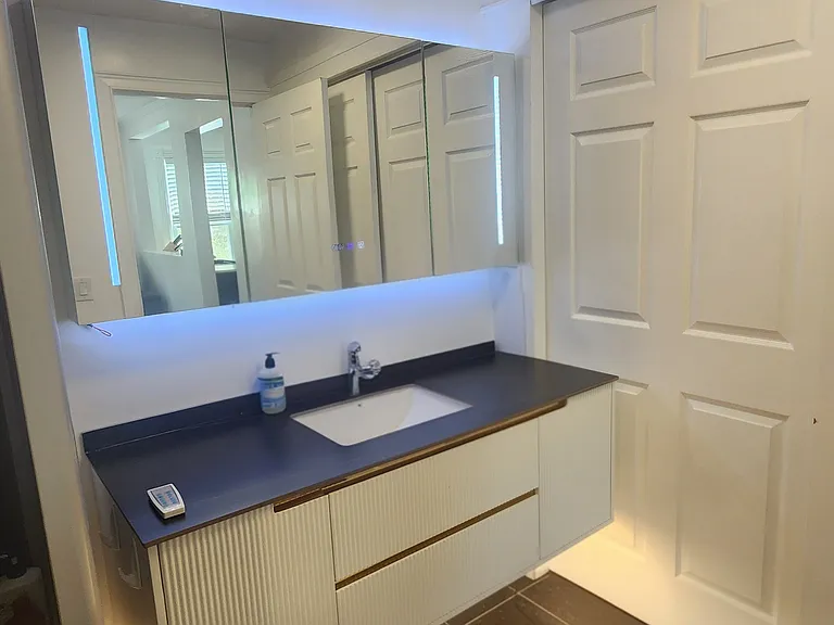 18 Russell St #1 — Photo 16