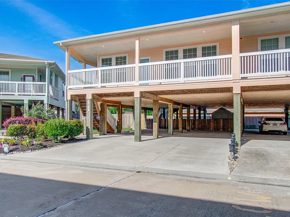 1705 Bayway Dr
