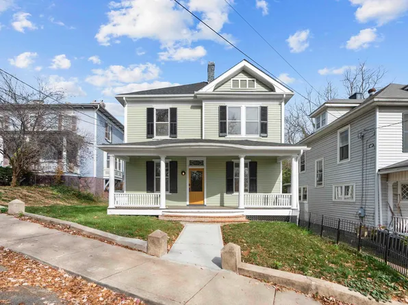 109 Oakenwold St, Staunton, VA 24401