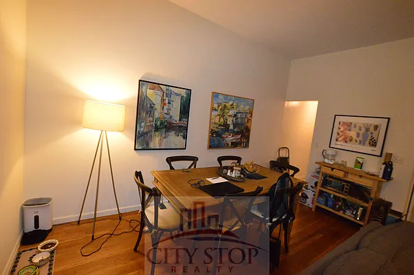 Rented by City Stop Realty | media 8