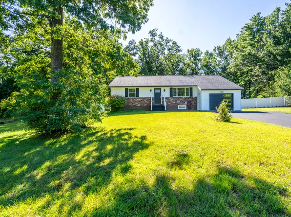 5 Sleepy Ct, Ballston Spa, NY 12020
