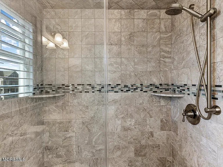 1200 Bay Ave — Photo 38