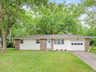 220 S Dennis Avenue, Republic, MO, 65738
