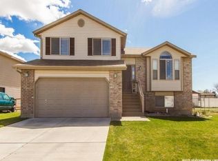 1423 W 1930 N, Clinton, UT 84015