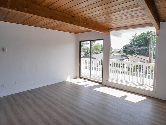5th image of 2621 Dove St #2621