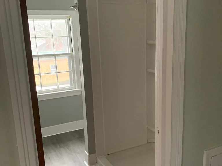 310 W Delaware Ave — Photo 24