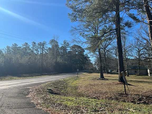 3rd image of 2054 Magee Rd