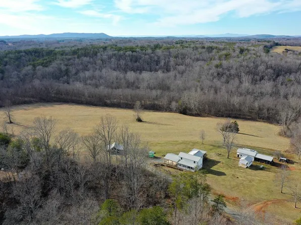 1084 Hedge Rd, Chatham, VA 24531