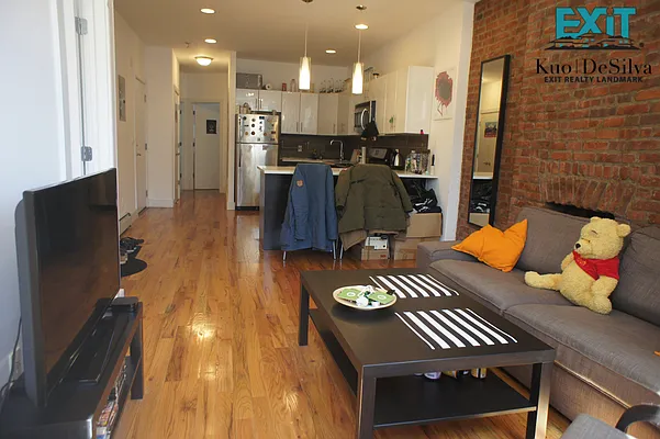 Rented by Exit Realty Landmark | media 1