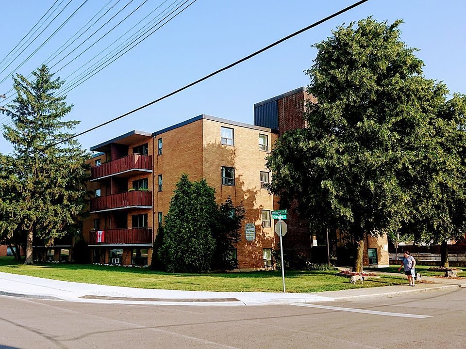 2nd image of 1017 Mohawk Rd E #8
