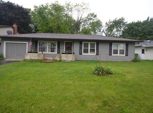 1108 Cheltenham Rd, Elk Grove Village, IL 60007