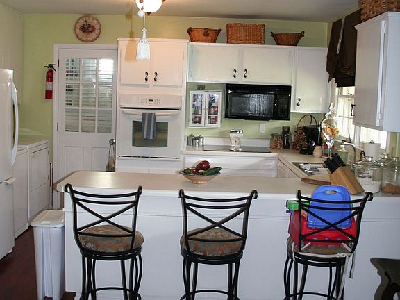Eat in Kitchen