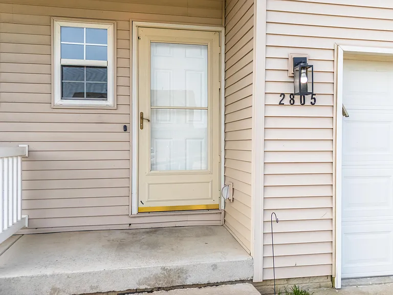 2805 Gill St — Photo 32