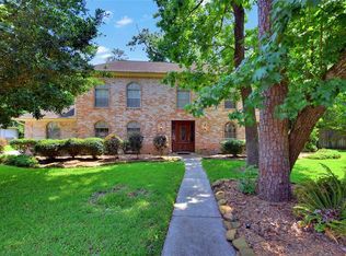 1127 Suwanee Ln, Houston, TX 77090