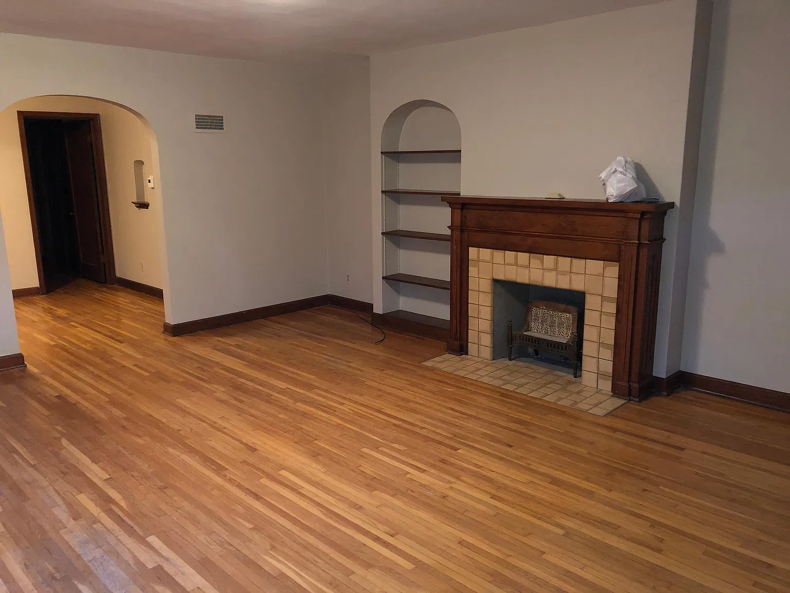 1 bed, 900 sqft, $895 — Photo 4