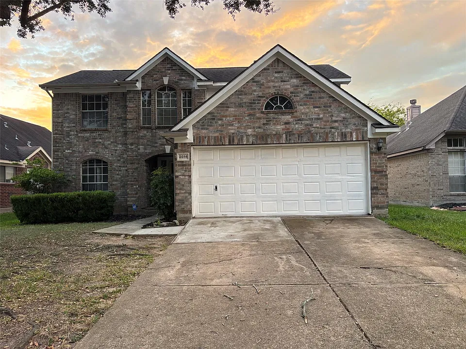 2814 Foxden Dr