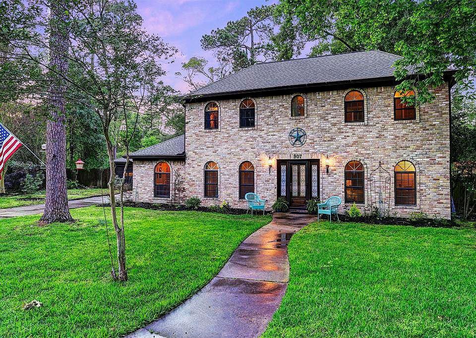 1st image of 907 Forsythe Ln