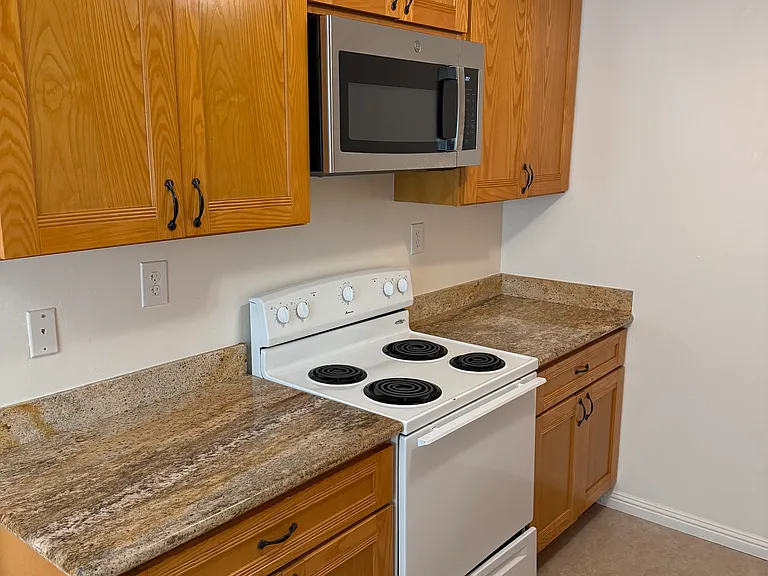 517C Thompson Ave — Photo 15