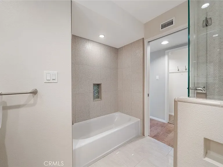25262 Brigantine Dr — Photo 25