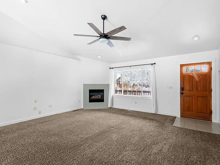 20700 Nicolette Dr — Photo 2