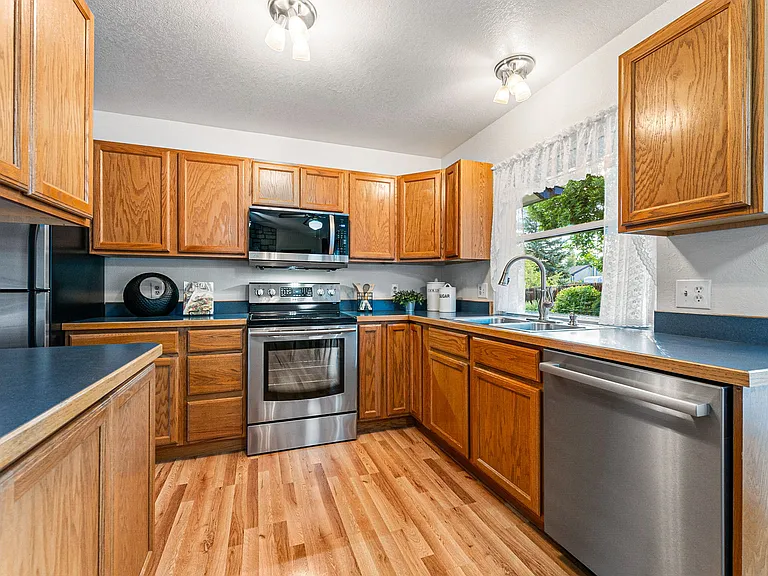 249 S Buchanan Ave — Photo 15