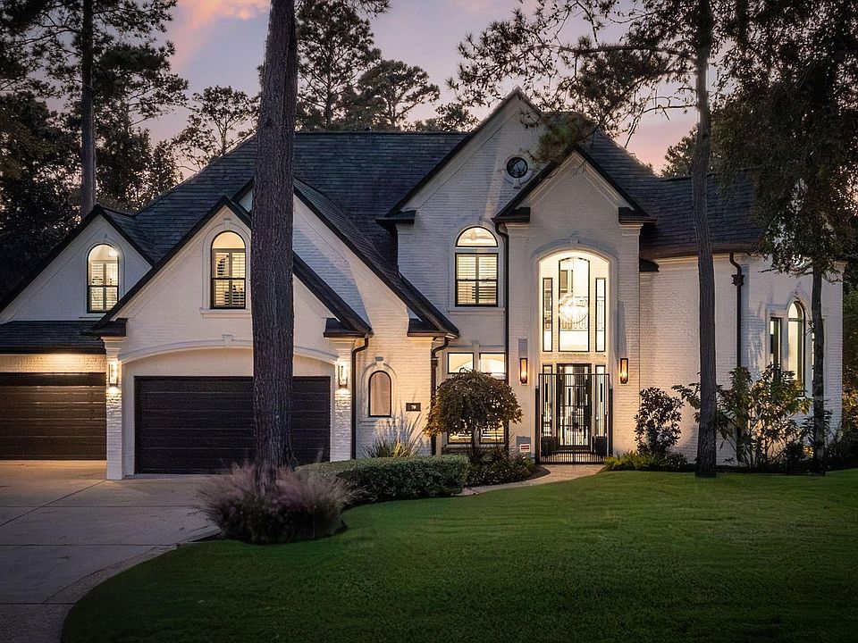 1st image of 70 E Bracebridge Cir