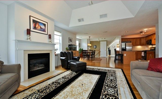 1st image of 45 Short St #45