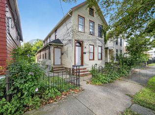 2096 W 32nd St, Cleveland, OH