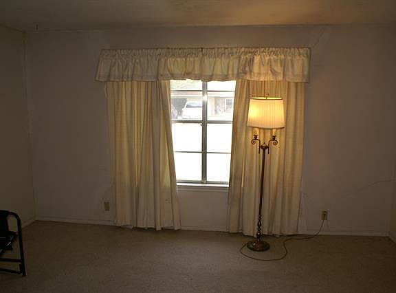 2nd image of 2870 Meadow Port Dr
