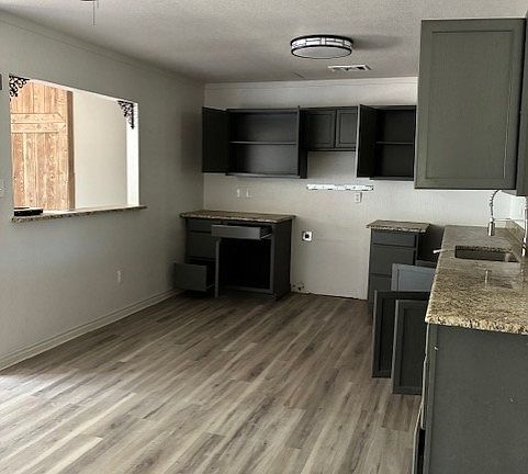 5th image of 120 Pierce Dr