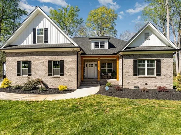 4934 Bent Tree Way, Yadkinville, NC 27055