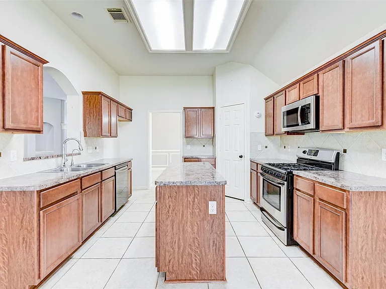 25910 Oakridge Forest Ln — Photo 16