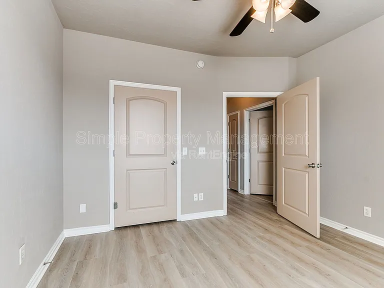 1812 Alameda St #113 — Photo 15