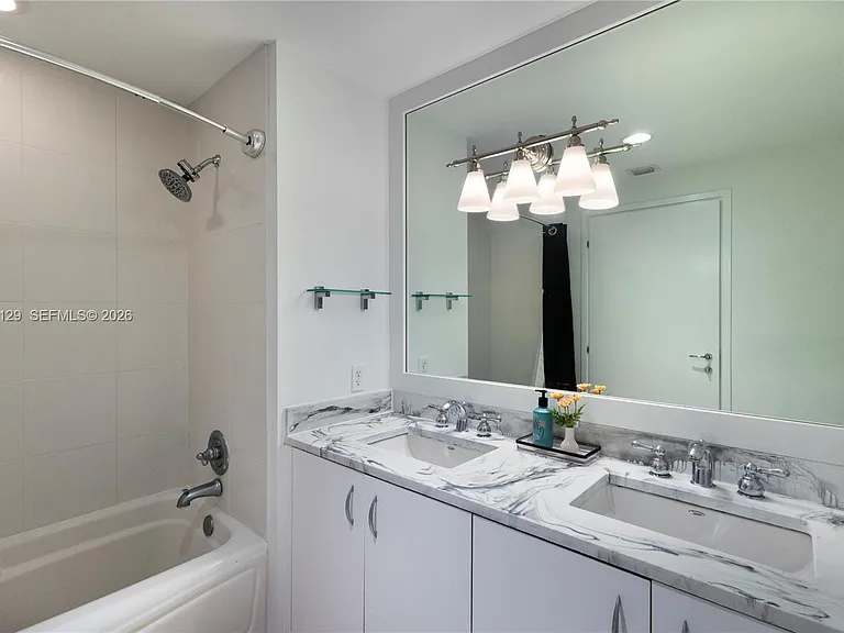 300 S Biscayne Blvd #L-1014 — Photo 15