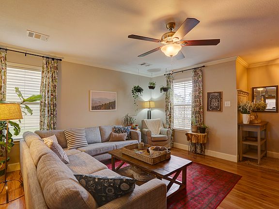 3rd image of 303 Coles Creek Dr