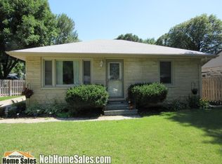 5627 Greenwood St, Lincoln, NE 68507